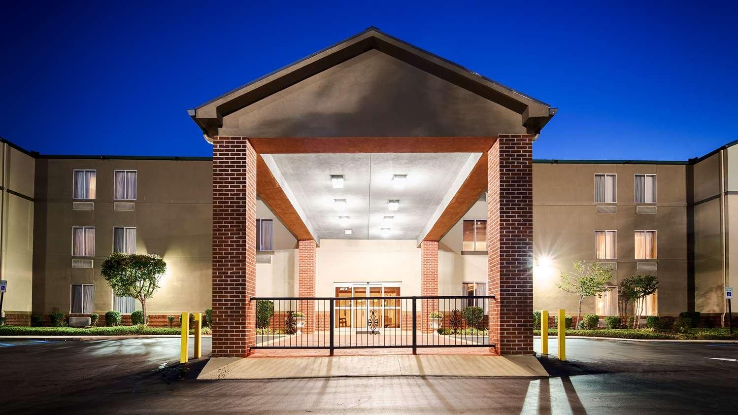 Best Western Plus Russellville Hotel & Suites Dış mekan fotoğraf