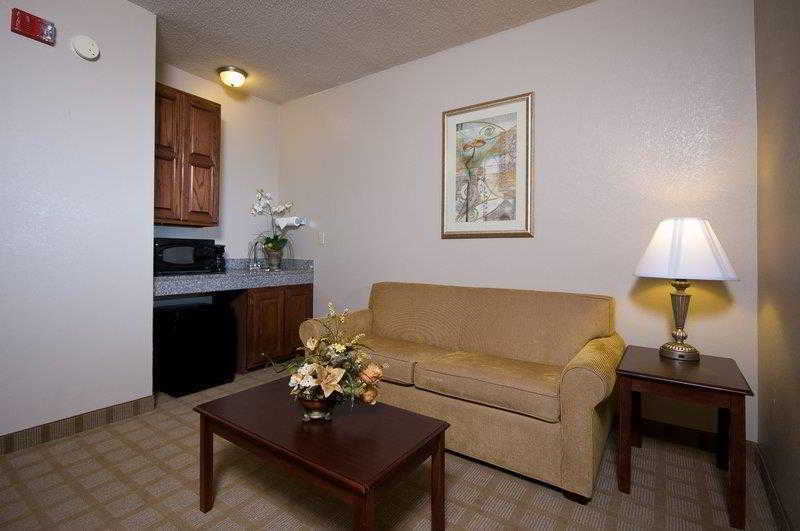 Best Western Plus Russellville Hotel & Suites Oda fotoğraf